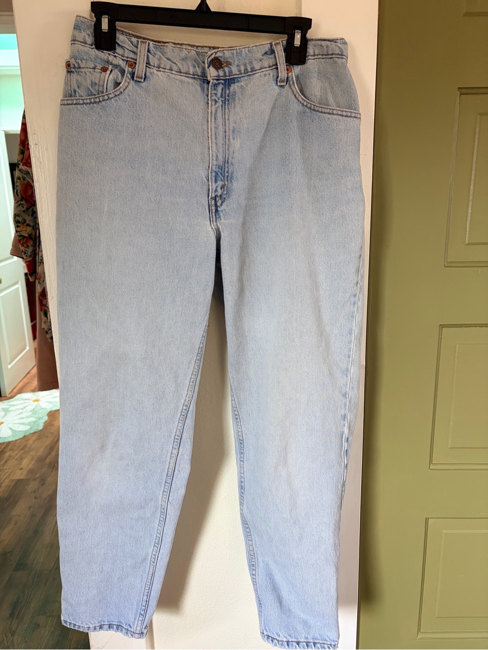 Vintage Levi’s 550 Light Wash High Waisted Mom Jeans Tapered Leg 12 Reg. S